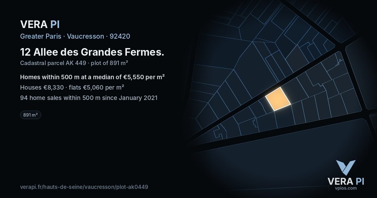 12 Allee des Grandes Fermes, Vaucresson at night – the plot lit, the parcels around coloured by the prices near them