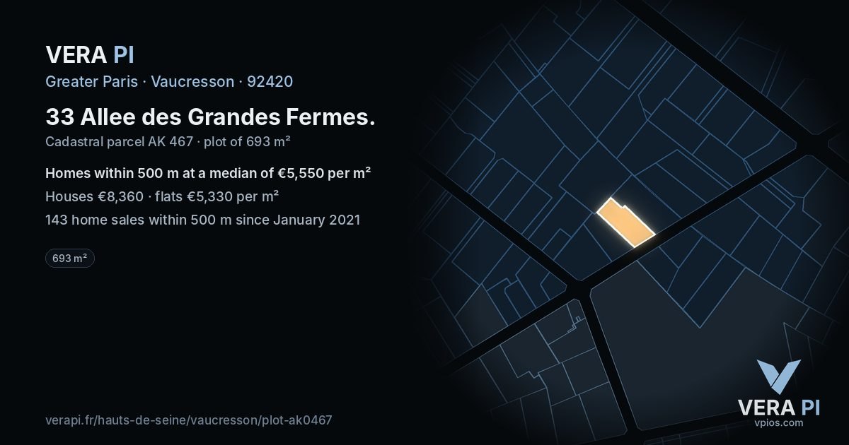 33 Allee des Grandes Fermes, Vaucresson at night – the plot lit, the parcels around coloured by the prices near them
