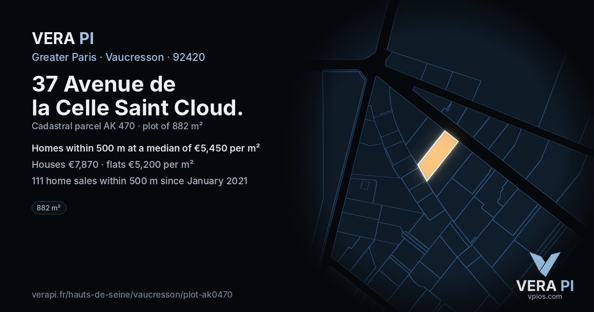 37 Avenue de la Celle Saint Cloud, Vaucresson at night – the plot lit, the parcels around coloured by the prices near them