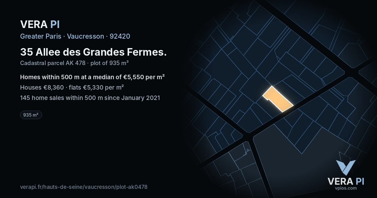 35 Allee des Grandes Fermes, Vaucresson at night – the plot lit, the parcels around coloured by the prices near them