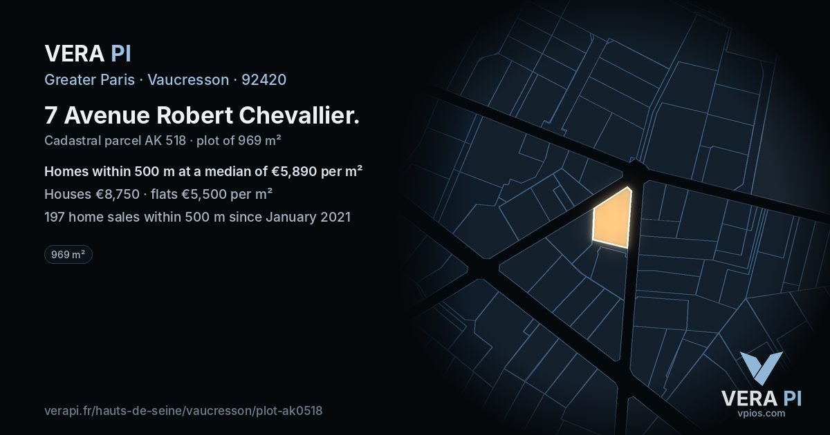 7 Avenue Robert Chevallier, Vaucresson at night – the plot lit, the parcels around coloured by the prices near them