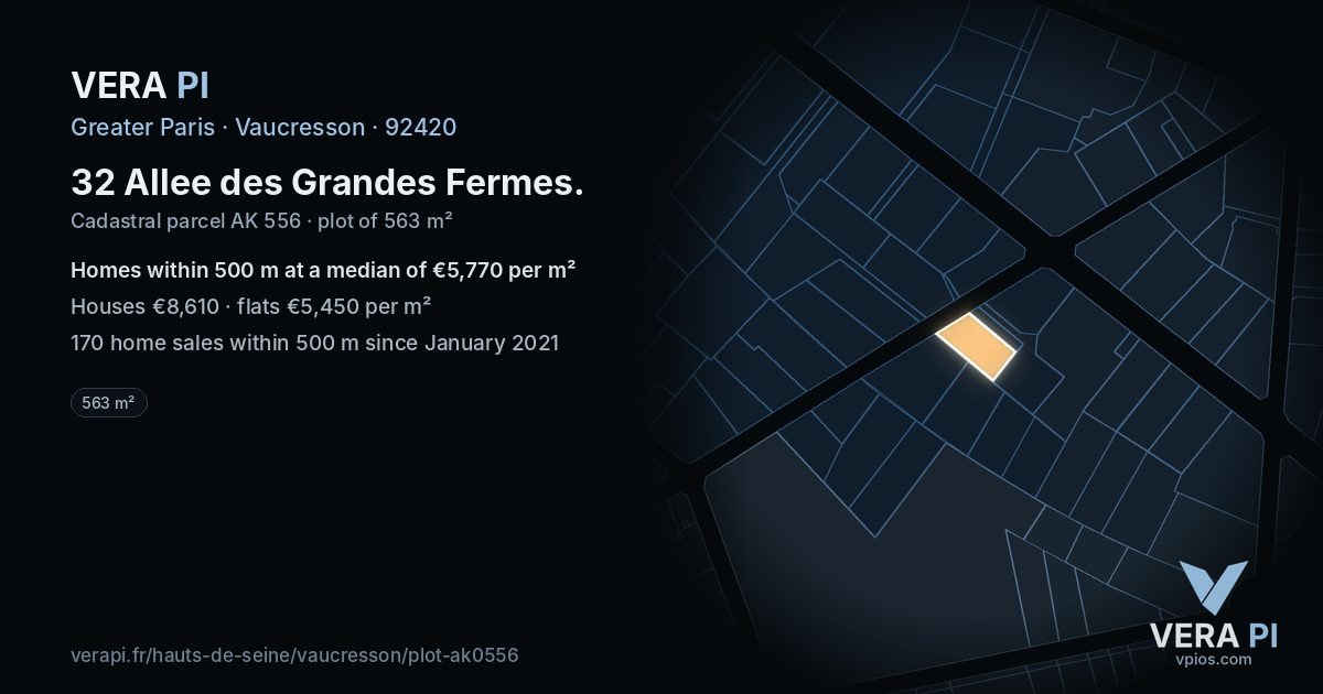 32 Allee des Grandes Fermes, Vaucresson at night – the plot lit, the parcels around coloured by the prices near them