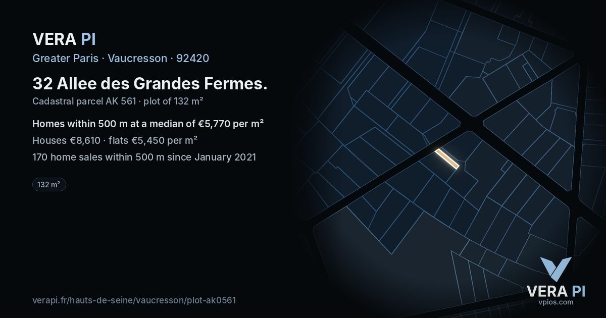 32 Allee des Grandes Fermes, Vaucresson at night – the plot lit, the parcels around coloured by the prices near them