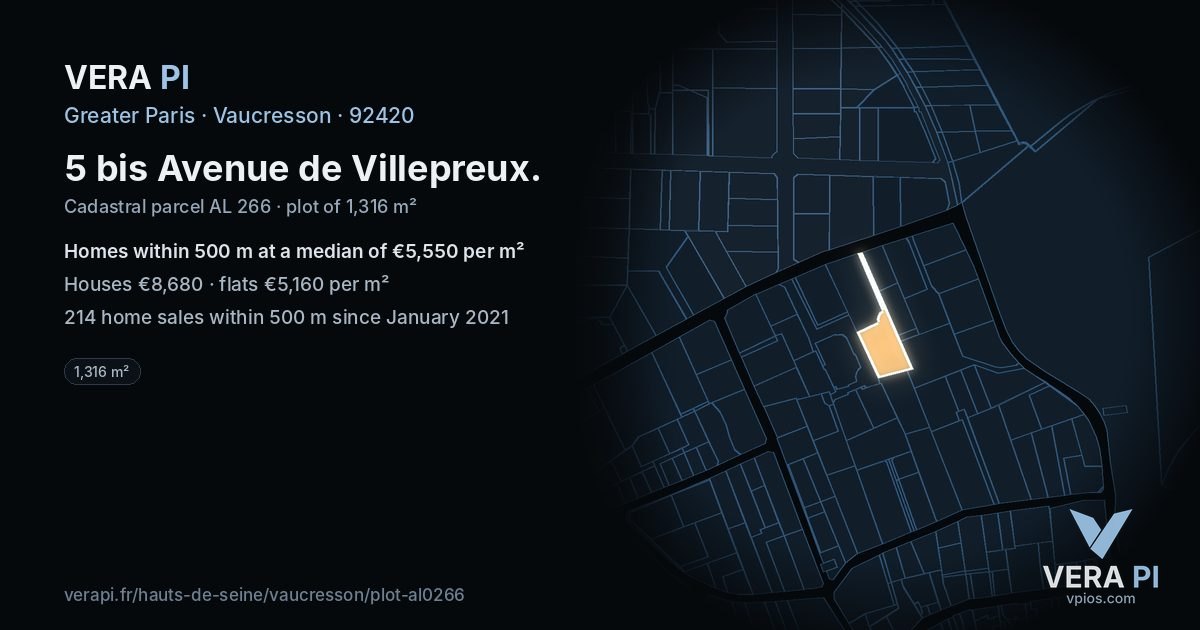 5 bis Avenue de Villepreux, Vaucresson at night – the plot lit, the parcels around coloured by the prices near them