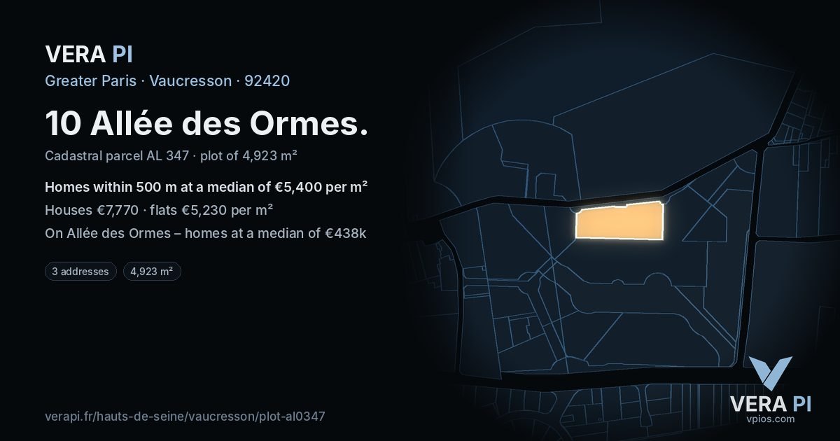 10 Allée des Ormes, Vaucresson at night – the plot lit, the parcels around coloured by the prices near them