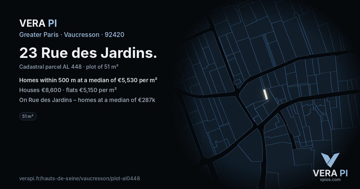 23 Rue des Jardins, Vaucresson at night – the plot lit, the parcels around coloured by the prices near them