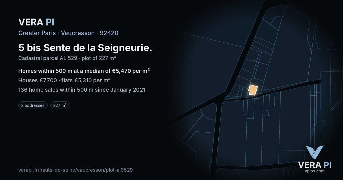 5 bis Sente de la Seigneurie, Vaucresson at night – the plot lit, the parcels around coloured by the prices near them