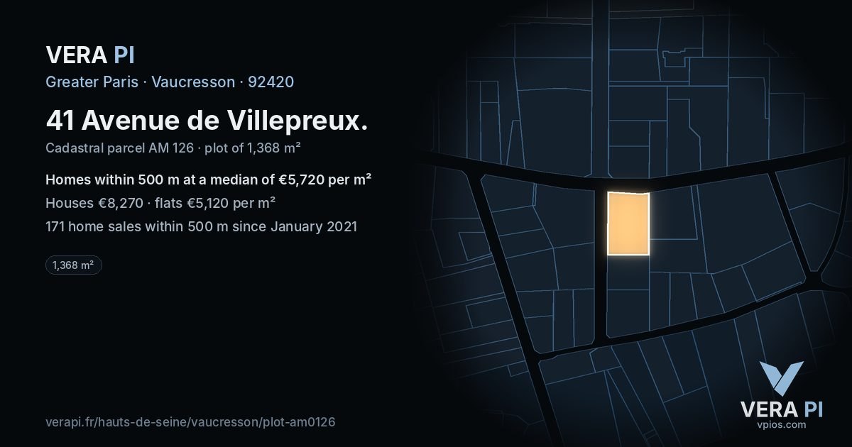 41 Avenue de Villepreux, Vaucresson at night – the plot lit, the parcels around coloured by the prices near them