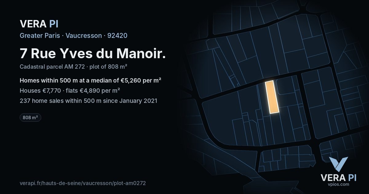 7 Rue Yves du Manoir, Vaucresson at night – the plot lit, the parcels around coloured by the prices near them