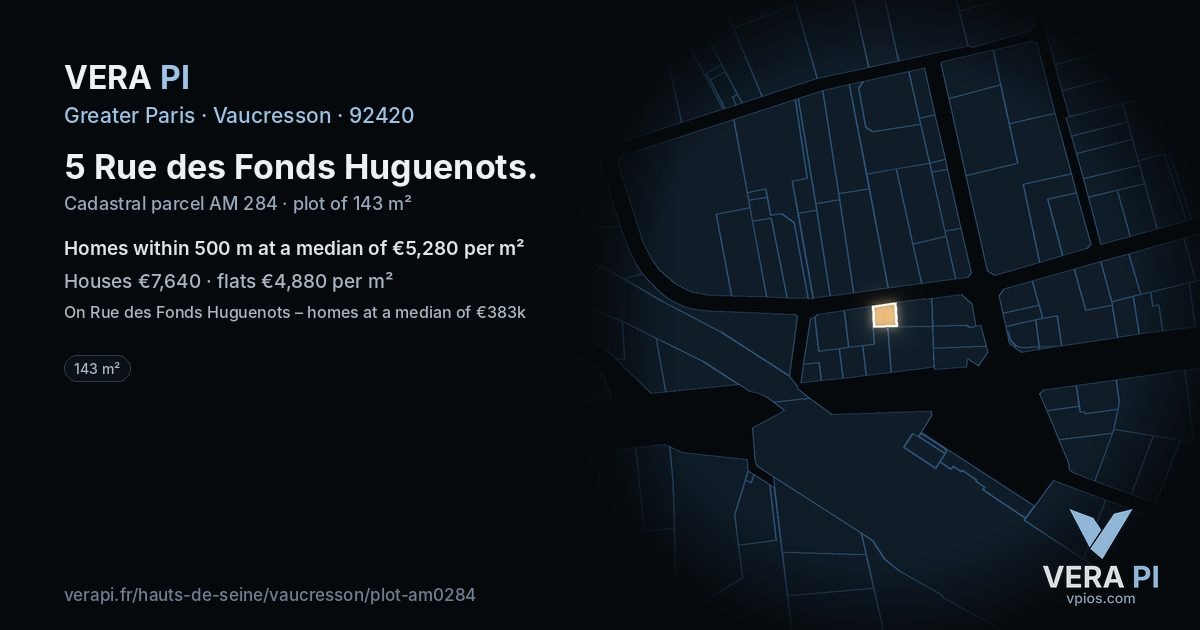 5 Rue des Fonds Huguenots, Vaucresson at night – the plot lit, the parcels around coloured by the prices near them