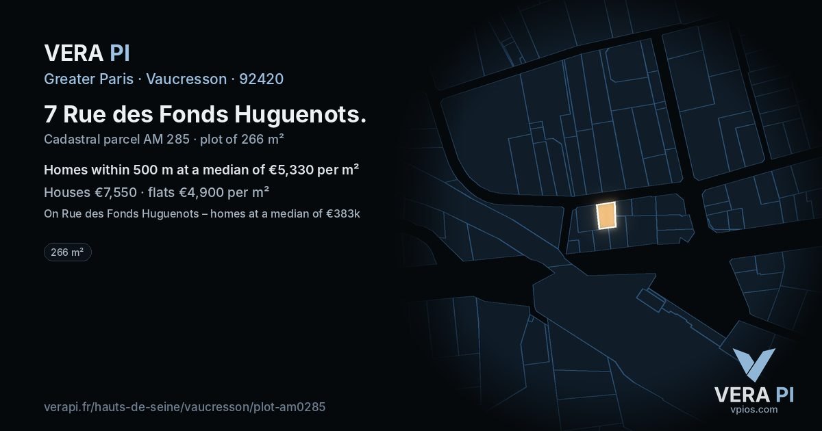 7 Rue des Fonds Huguenots, Vaucresson at night – the plot lit, the parcels around coloured by the prices near them