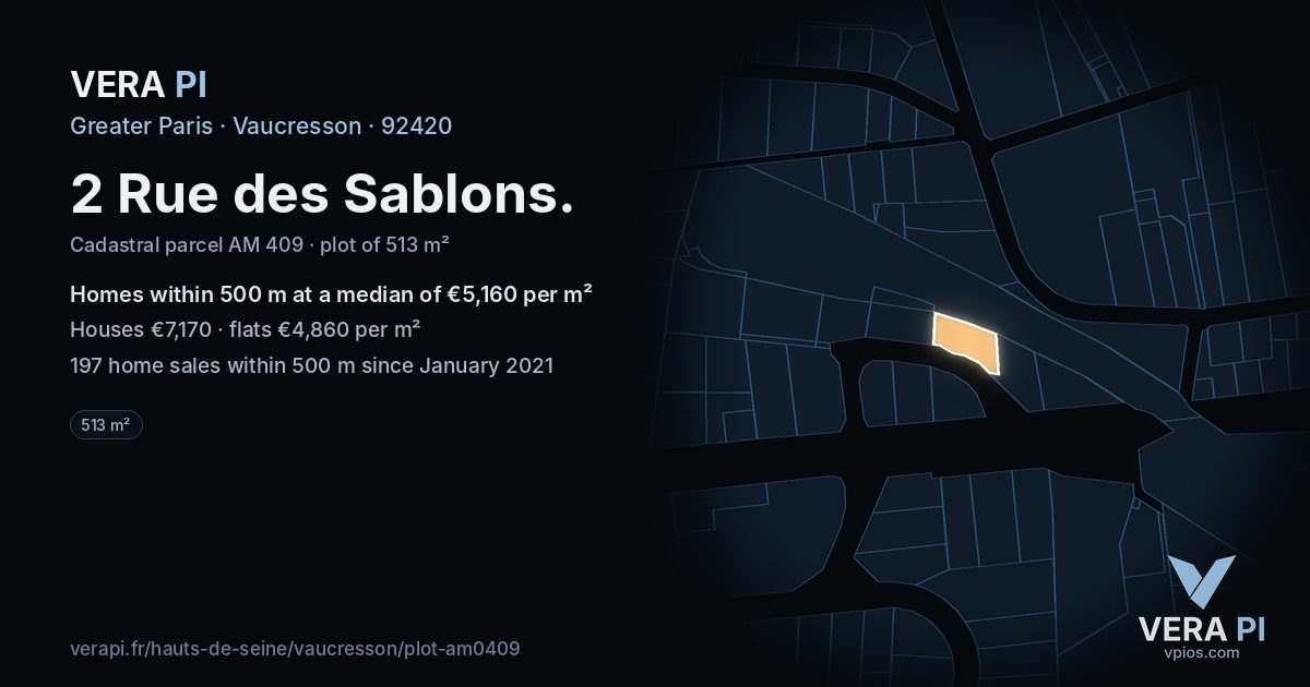 2 Rue des Sablons, Vaucresson at night – the plot lit, the parcels around coloured by the prices near them