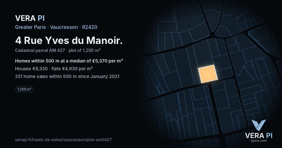 4 Rue Yves du Manoir, Vaucresson at night – the plot lit, the parcels around coloured by the prices near them