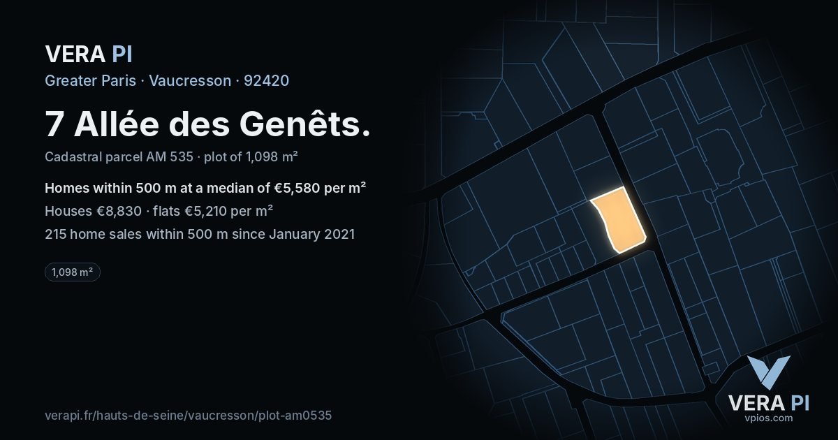 7 Allée des Genêts, Vaucresson at night – the plot lit, the parcels around coloured by the prices near them