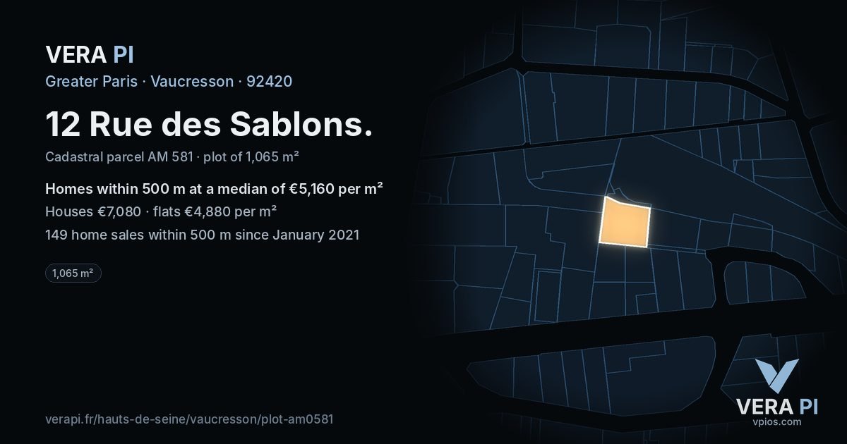 12 Rue des Sablons, Vaucresson at night – the plot lit, the parcels around coloured by the prices near them