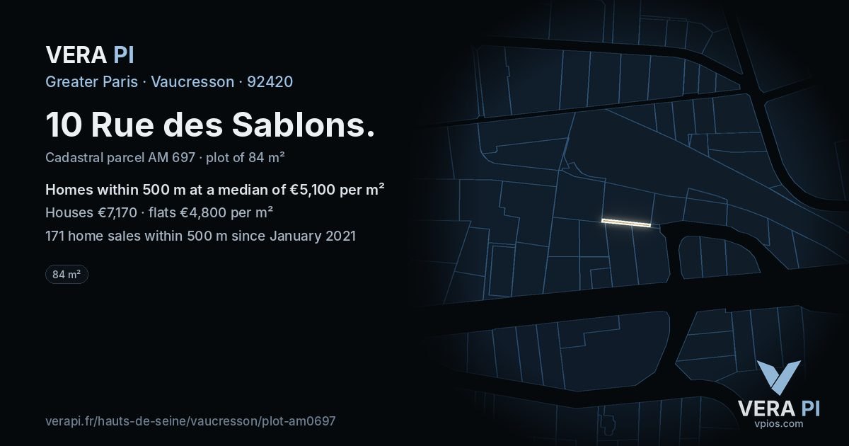 10 Rue des Sablons, Vaucresson at night – the plot lit, the parcels around coloured by the prices near them