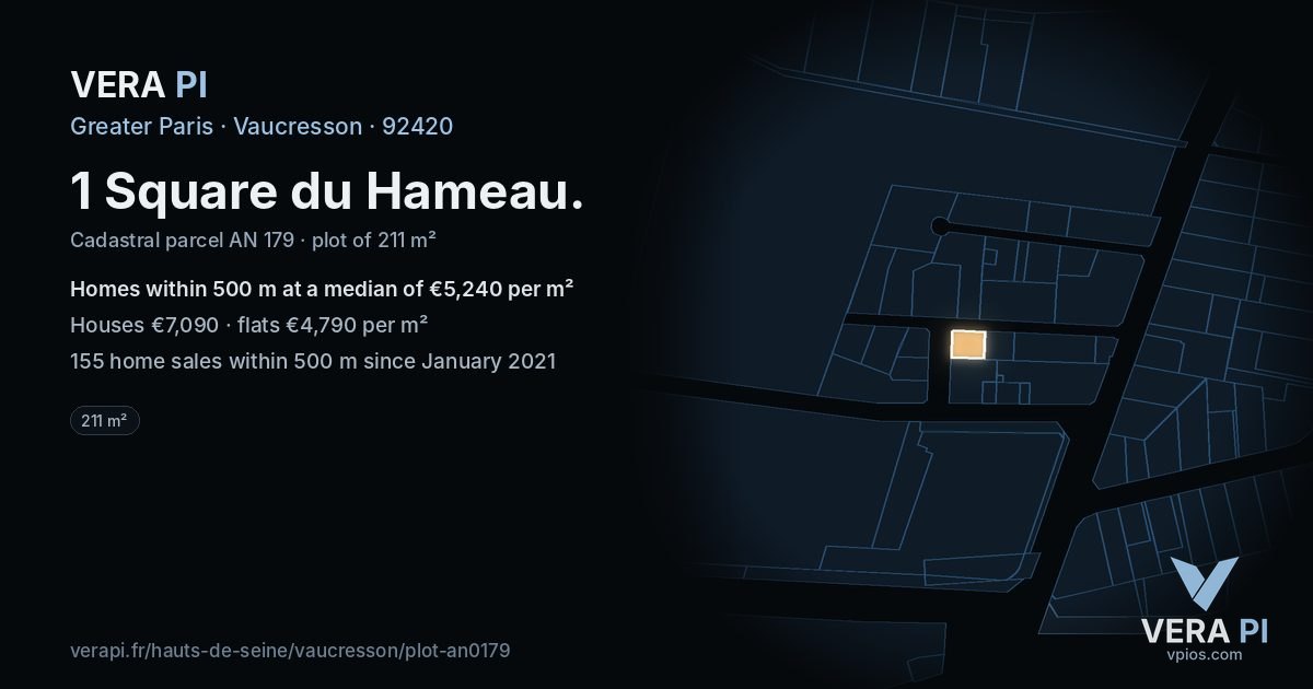 1 Square du Hameau, Vaucresson at night – the plot lit, the parcels around coloured by the prices near them