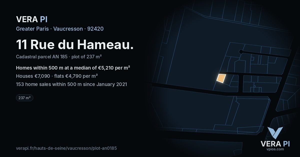11 Rue du Hameau, Vaucresson at night – the plot lit, the parcels around coloured by the prices near them