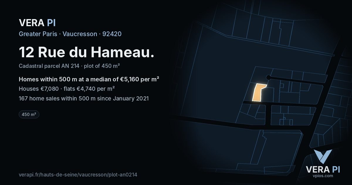 12 Rue du Hameau, Vaucresson at night – the plot lit, the parcels around coloured by the prices near them