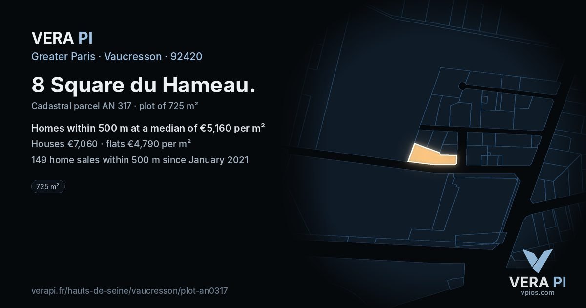 8 Square du Hameau, Vaucresson at night – the plot lit, the parcels around coloured by the prices near them
