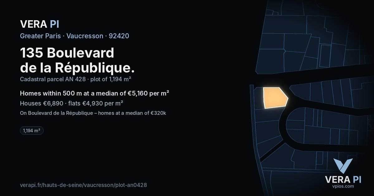 135 Boulevard de la République, Vaucresson at night – the plot lit, the parcels around coloured by the prices near them