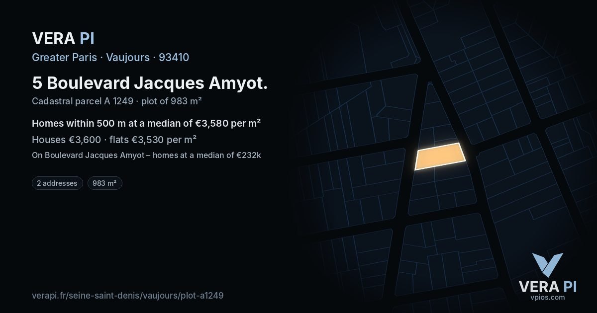 5 Boulevard Jacques Amyot, Vaujours at night – the plot lit, the parcels around coloured by the prices near them