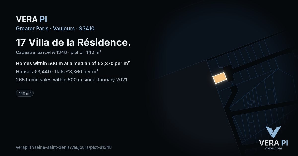 17 Villa de la Résidence, Vaujours at night – the plot lit, the parcels around coloured by the prices near them