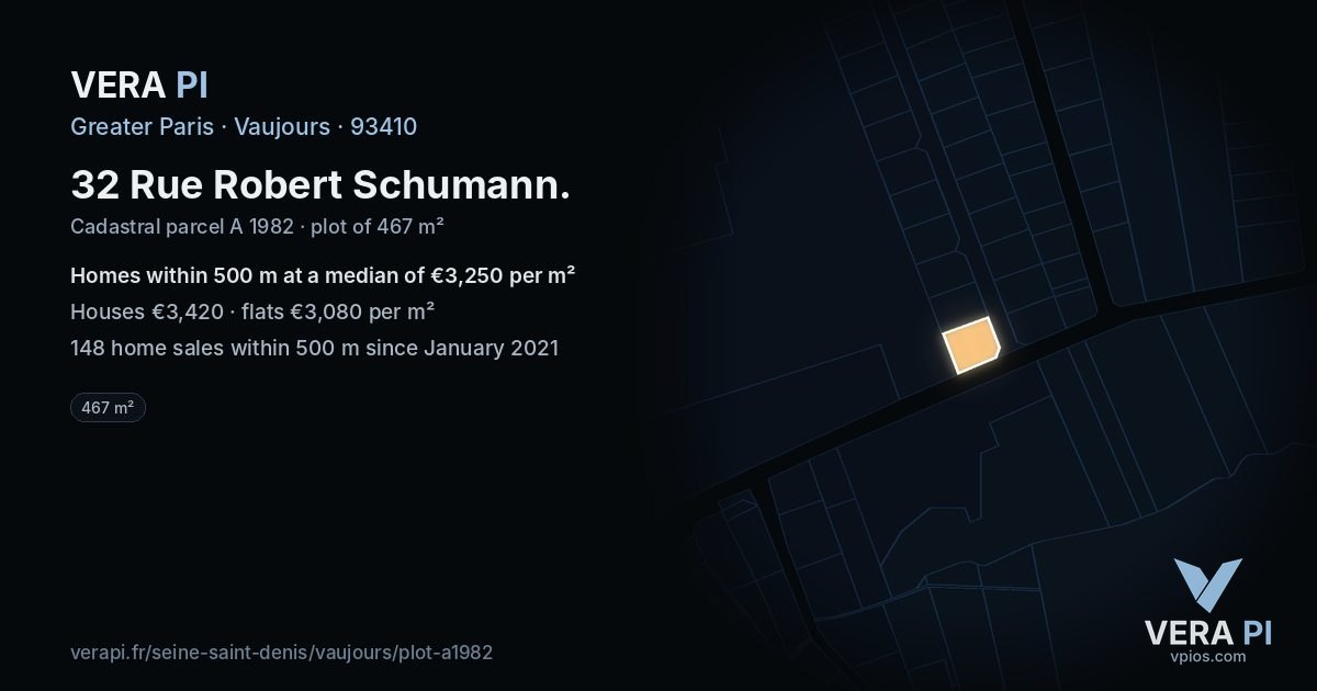 32 Rue Robert Schumann, Vaujours at night – the plot lit, the parcels around coloured by the prices near them