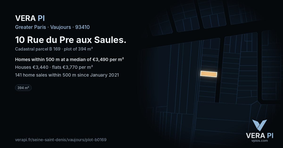 10 Rue du Pre aux Saules, Vaujours at night – the plot lit, the parcels around coloured by the prices near them