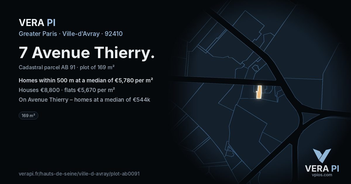 7 Avenue Thierry, Ville-d'Avray at night – the plot lit, the parcels around coloured by the prices near them
