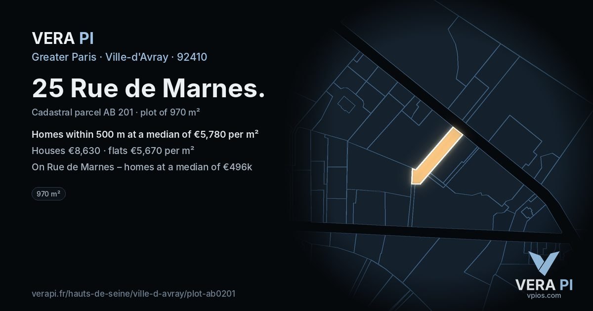 25 Rue de Marnes, Ville-d'Avray at night – the plot lit, the parcels around coloured by the prices near them