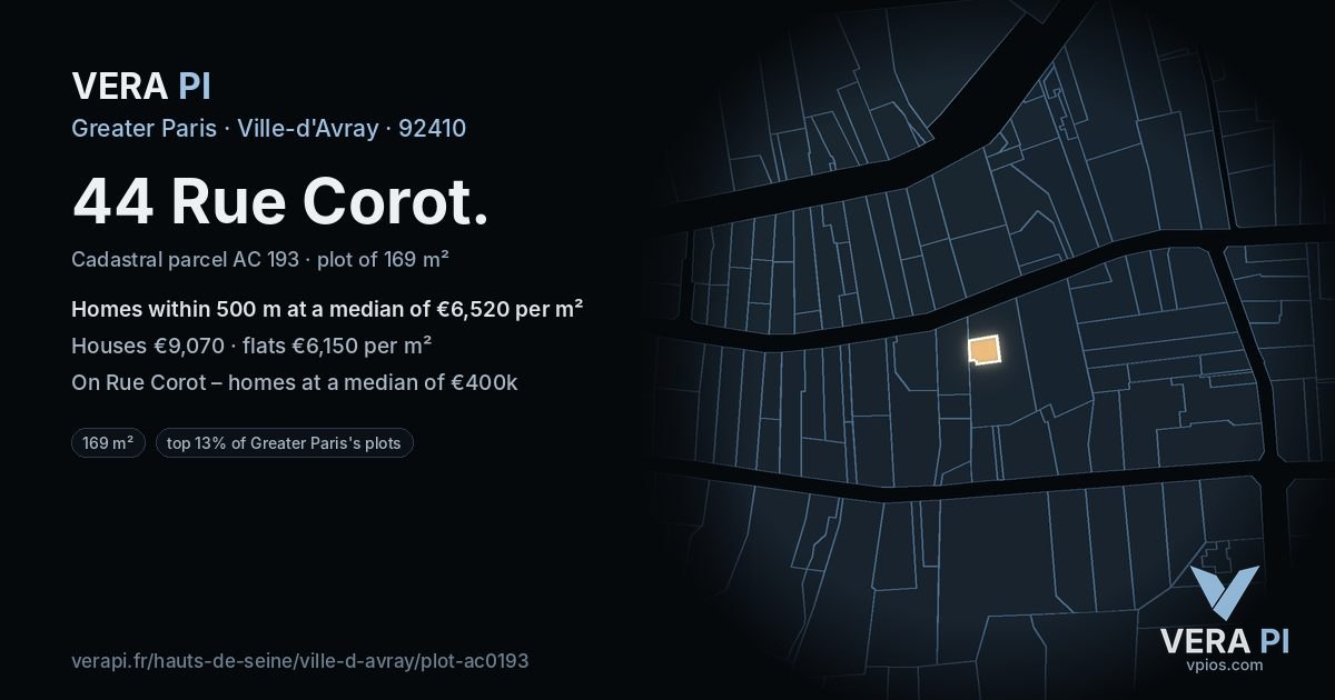 44 Rue Corot, Ville-d'Avray at night – the plot lit, the parcels around coloured by the prices near them