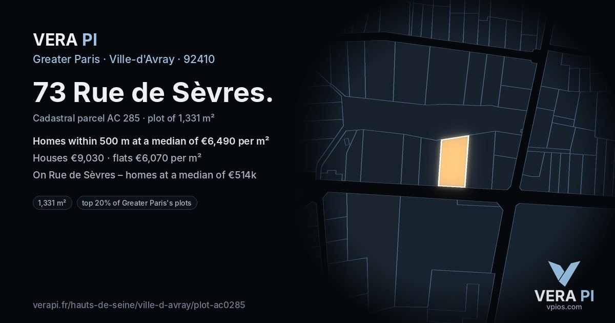 73 Rue de Sèvres, Ville-d'Avray at night – the plot lit, the parcels around coloured by the prices near them