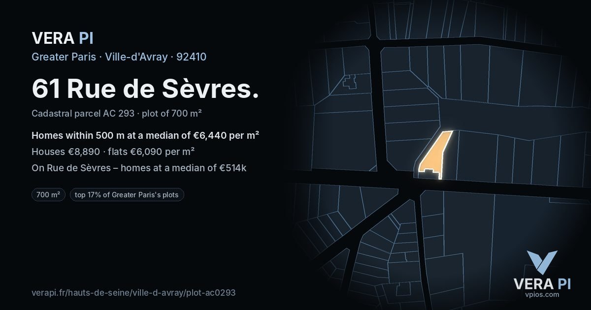61 Rue de Sèvres, Ville-d'Avray at night – the plot lit, the parcels around coloured by the prices near them