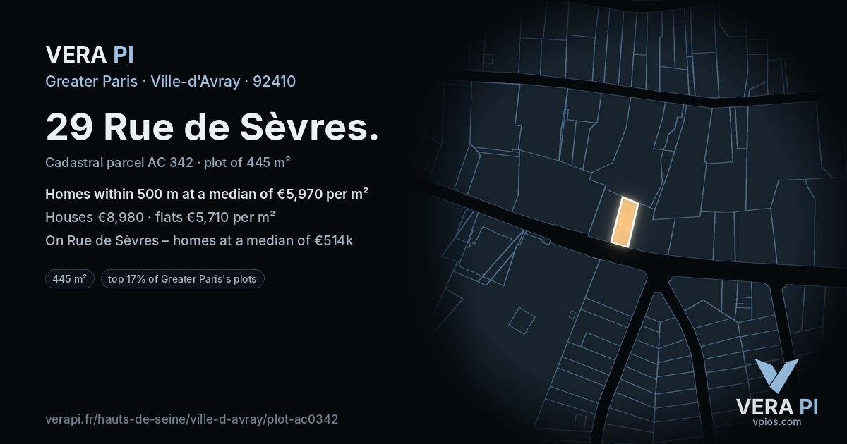 29 Rue de Sèvres, Ville-d'Avray at night – the plot lit, the parcels around coloured by the prices near them