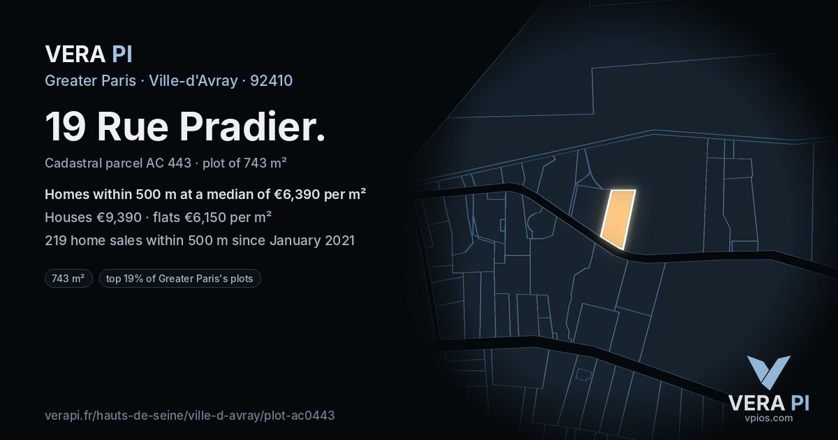 19 Rue Pradier, Ville-d'Avray at night – the plot lit, the parcels around coloured by the prices near them