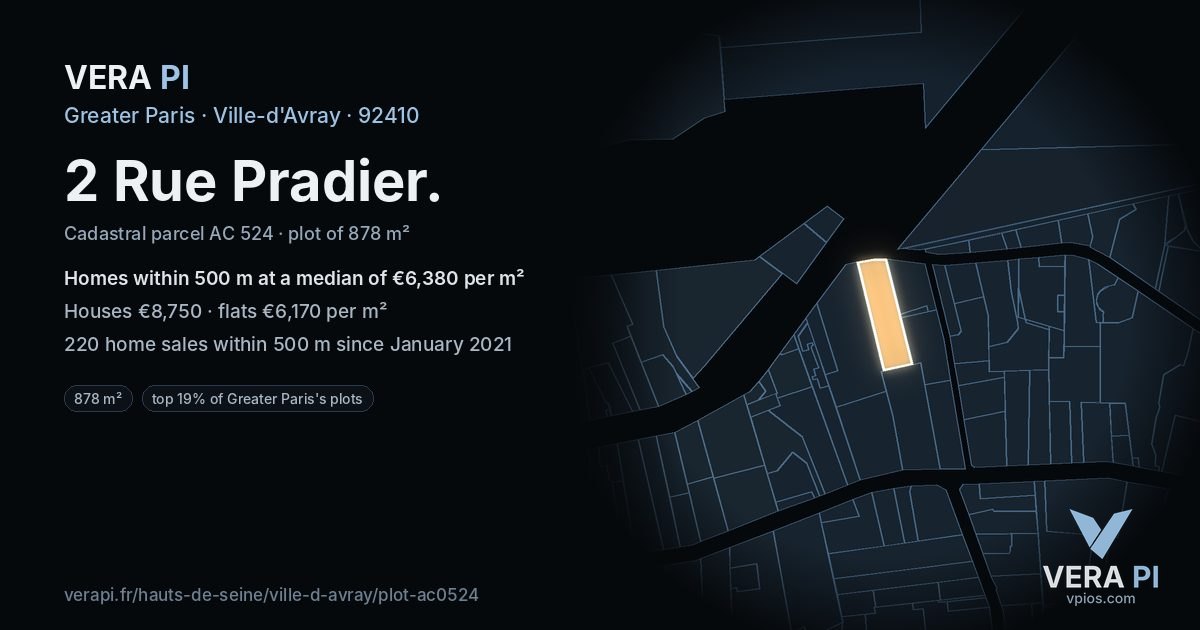 2 Rue Pradier, Ville-d'Avray at night – the plot lit, the parcels around coloured by the prices near them