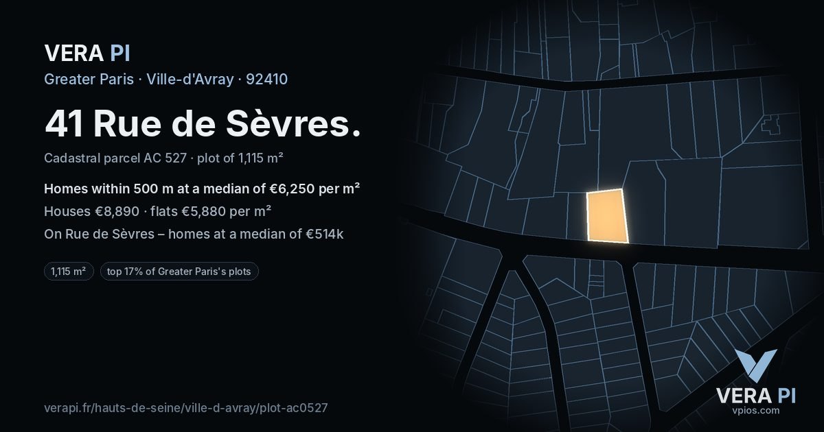 41 Rue de Sèvres, Ville-d'Avray at night – the plot lit, the parcels around coloured by the prices near them