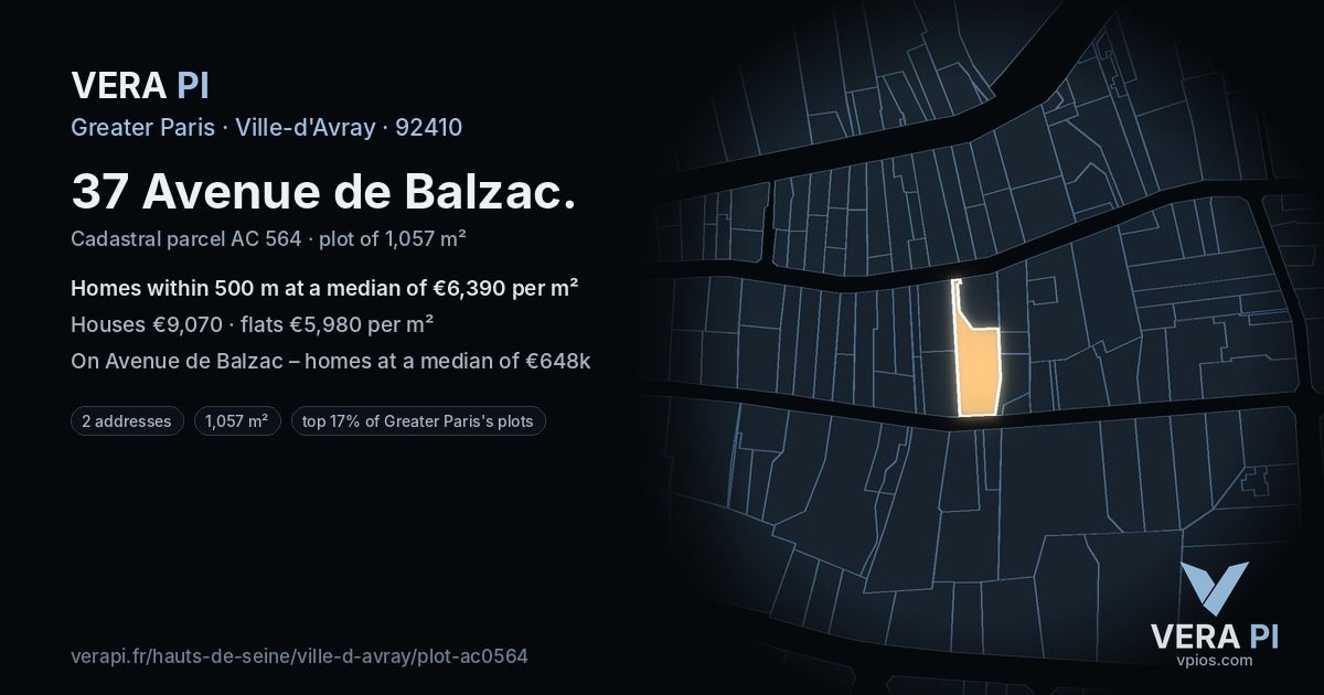 37 Avenue de Balzac, Ville-d'Avray at night – the plot lit, the parcels around coloured by the prices near them