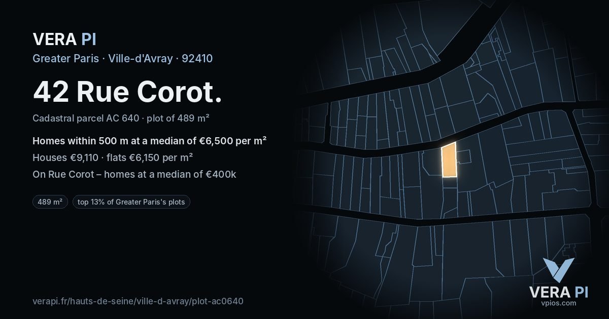 42 Rue Corot, Ville-d'Avray at night – the plot lit, the parcels around coloured by the prices near them