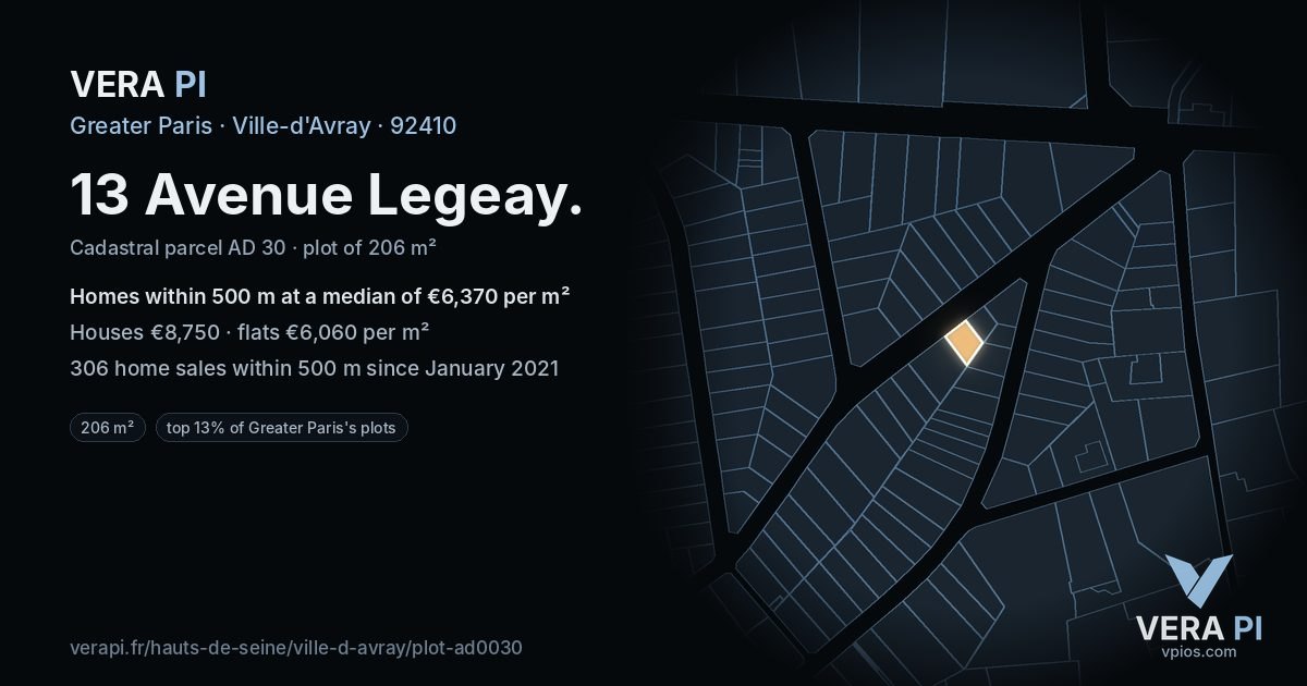 13 Avenue Legeay, Ville-d'Avray at night – the plot lit, the parcels around coloured by the prices near them