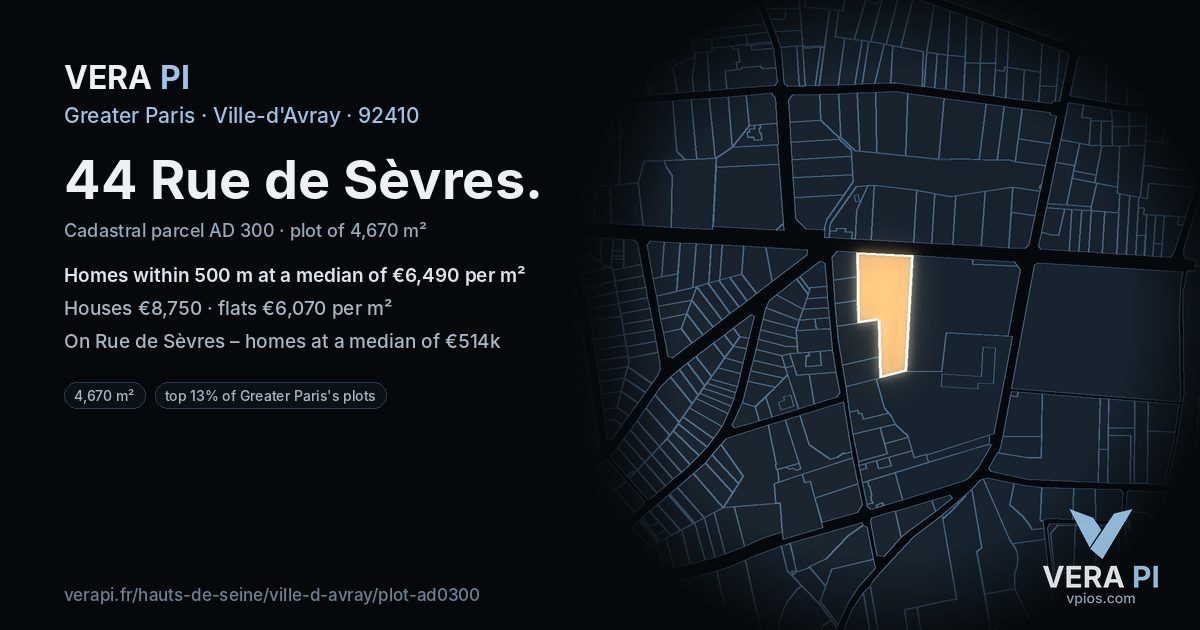 44 Rue de Sèvres, Ville-d'Avray at night – the plot lit, the parcels around coloured by the prices near them