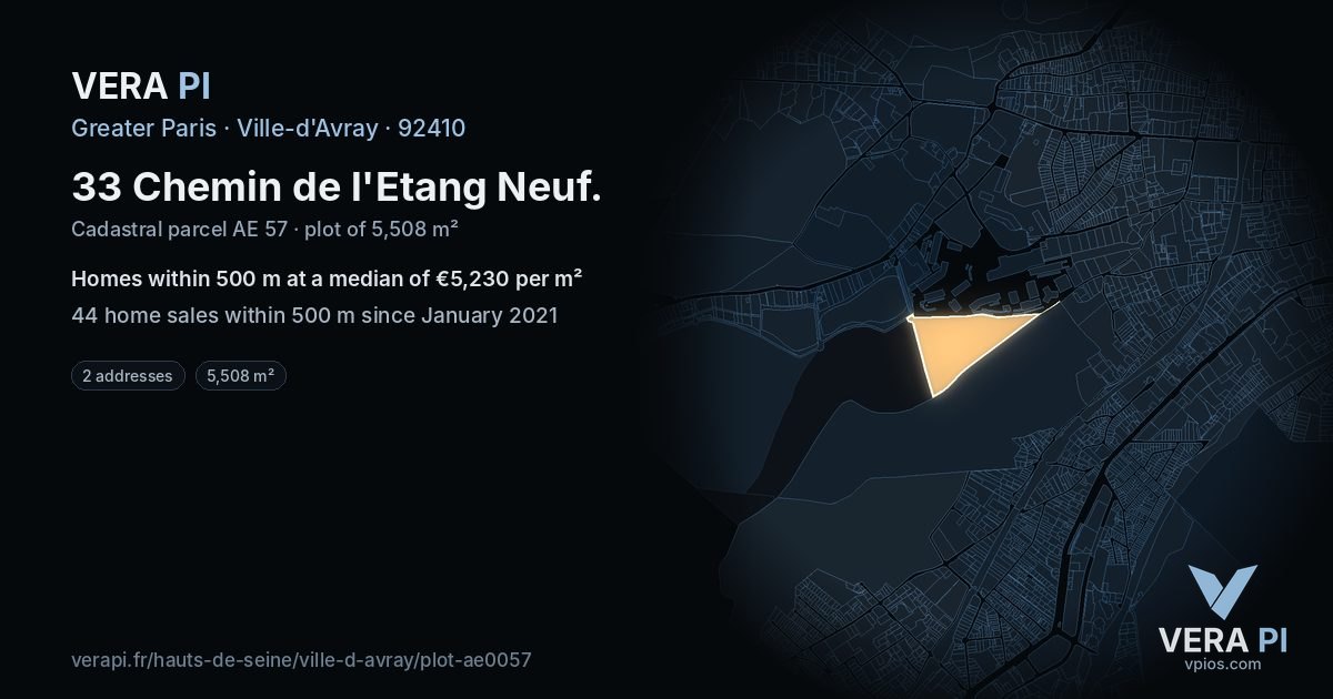 33 Chemin de l'Etang Neuf, Ville-d'Avray at night – the plot lit, the parcels around coloured by the prices near them
