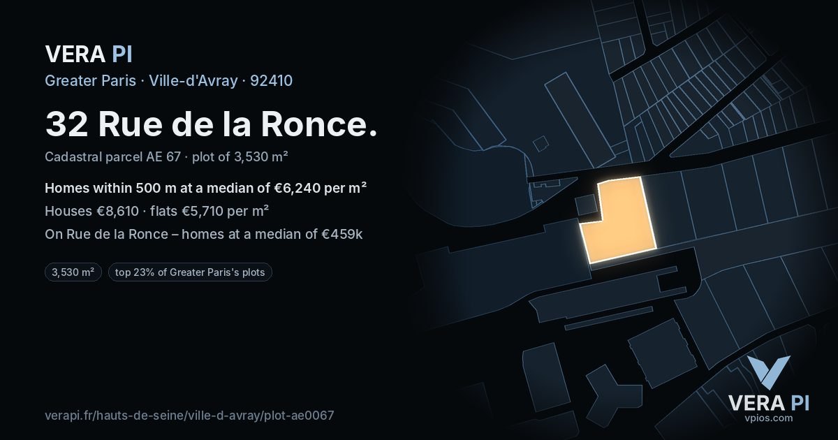 32 Rue de la Ronce, Ville-d'Avray at night – the plot lit, the parcels around coloured by the prices near them