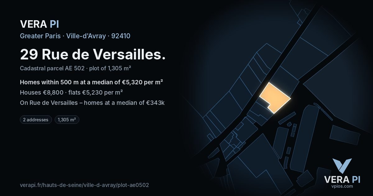29 Rue de Versailles, Ville-d'Avray at night – the plot lit, the parcels around coloured by the prices near them