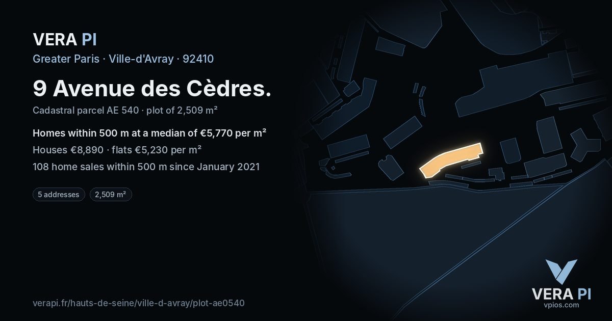9 Avenue des Cèdres, Ville-d'Avray at night – the plot lit, the parcels around coloured by the prices near them