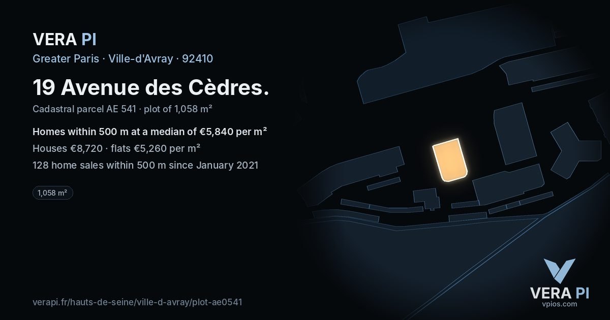 19 Avenue des Cèdres, Ville-d'Avray at night – the plot lit, the parcels around coloured by the prices near them