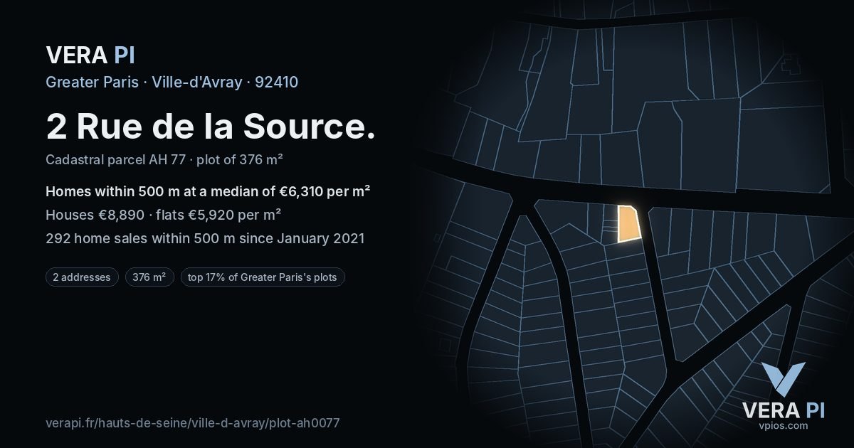 2 Rue de la Source, Ville-d'Avray at night – the plot lit, the parcels around coloured by the prices near them