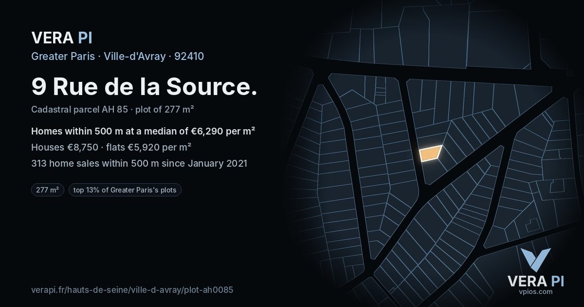 9 Rue de la Source, Ville-d'Avray at night – the plot lit, the parcels around coloured by the prices near them
