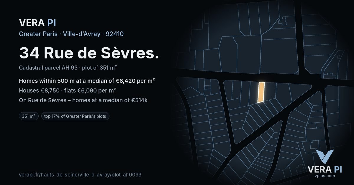 34 Rue de Sèvres, Ville-d'Avray at night – the plot lit, the parcels around coloured by the prices near them